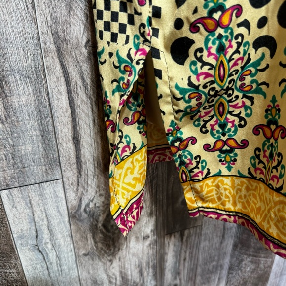 Colorful Boho Short Sleeve Silky Tunic Top- Sz. 40/Medium - Picture 4 of 9